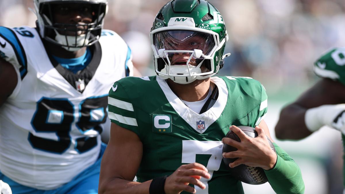 Justin Fields reacts to Aaron Glenn putting him over Tyrod Tyler, explains Jets'...