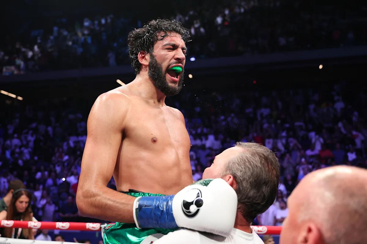 Hamza Shiraz destroys Edgar Berlanga, before Canalo Alvarez in 2026 - Yahoo